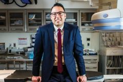 Dr. Babak Navi